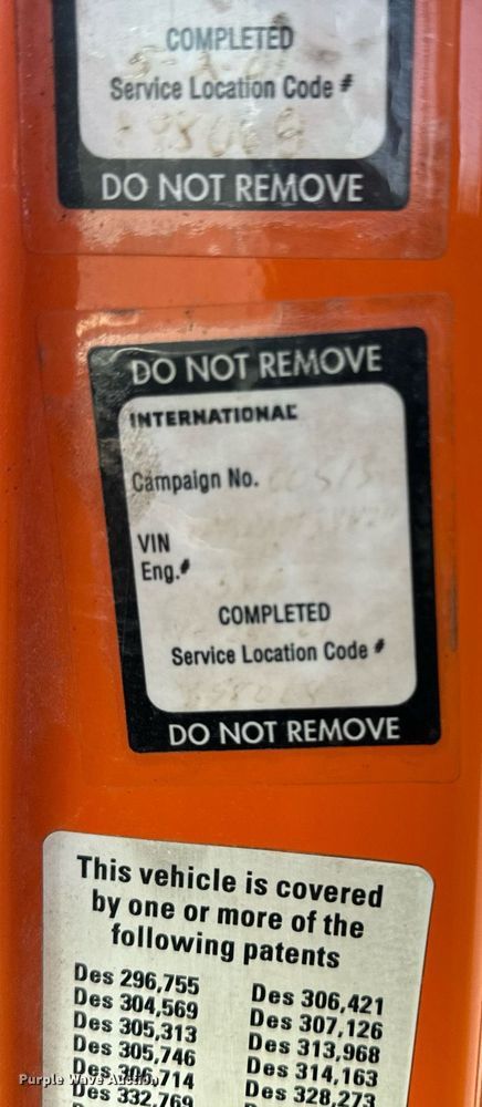 image for item DW2317 2000 International 4900  dump truck