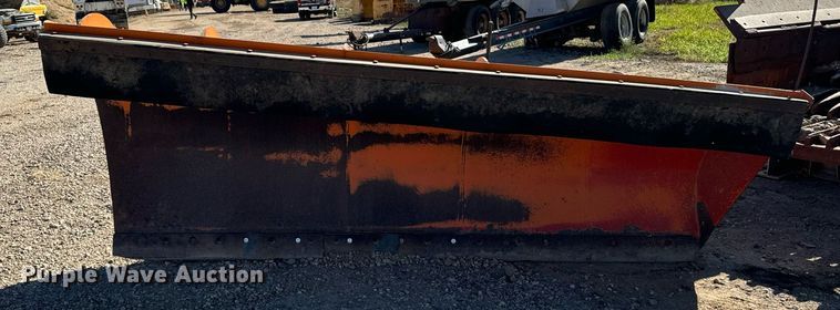 image for item DW2317 2000 International 4900  dump truck