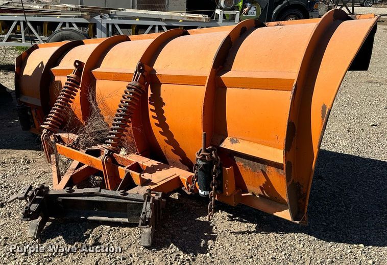 image for item DW2317 2000 International 4900  dump truck