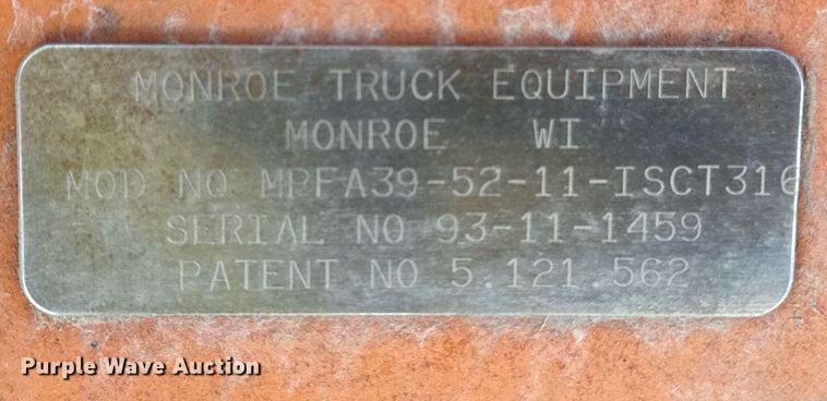 image for item DW2317 2000 International 4900  dump truck