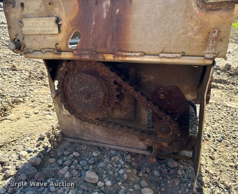 image for item DW2317 2000 International 4900  dump truck