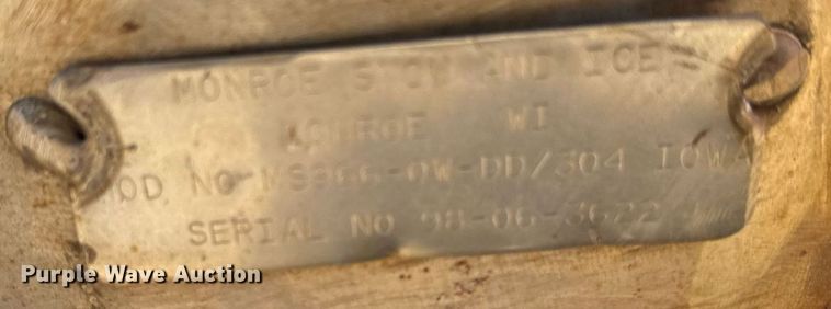 image for item DW2317 2000 International 4900  dump truck