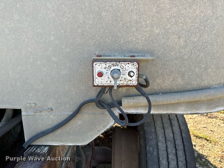 image for item DW2319 1984 East MFG end dump pup trailer