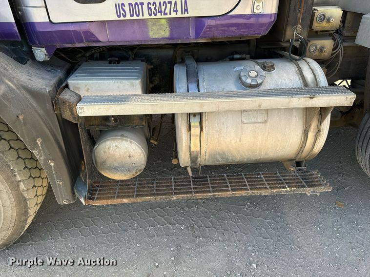 image for item DW2320 1994 Mack CL713 Granite Series dump truck