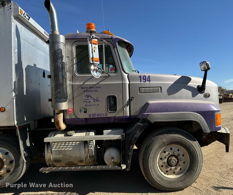 image for item DW2320 1994 Mack CL713 Granite Series dump truck