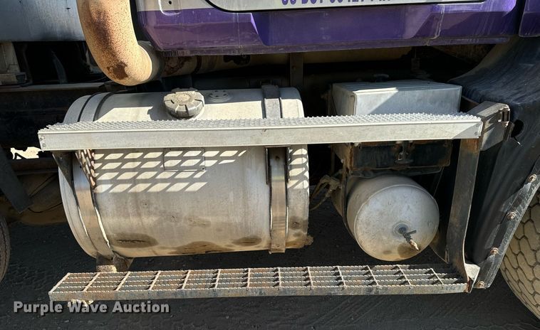 image for item DW2320 1994 Mack CL713 Granite Series dump truck