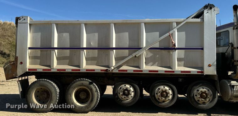 image for item DW2320 1994 Mack CL713 Granite Series dump truck