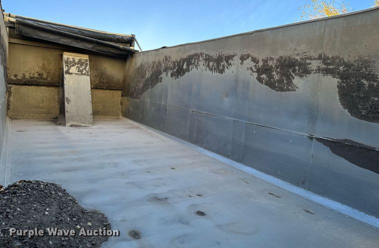 image for item DW2320 1994 Mack CL713 Granite Series dump truck