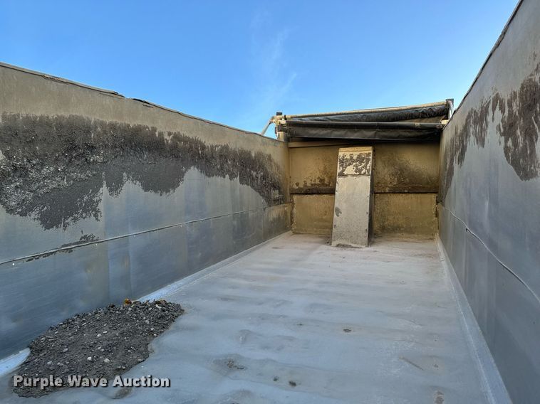 image for item DW2320 1994 Mack CL713 Granite Series dump truck