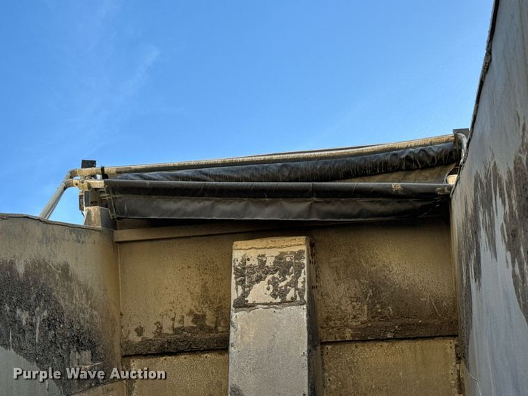 image for item DW2320 1994 Mack CL713 Granite Series dump truck