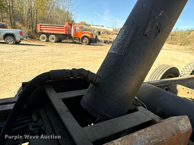 image for item DW2320 1994 Mack CL713 Granite Series dump truck