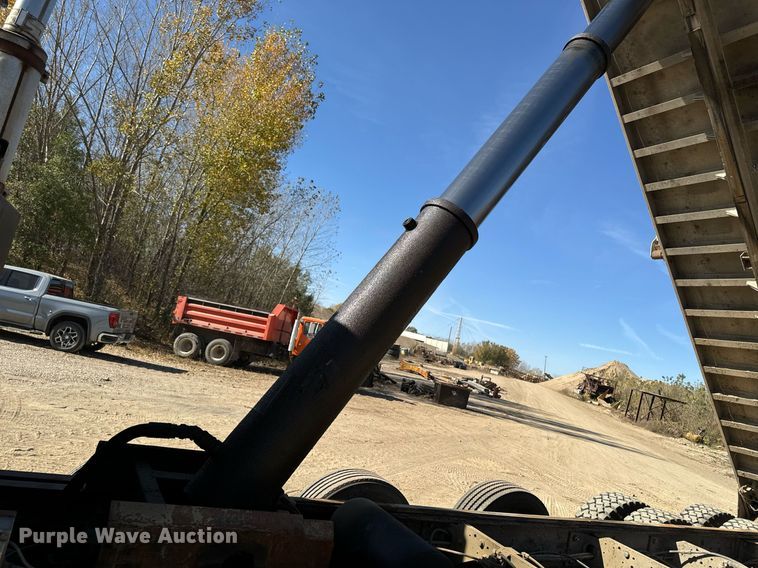 image for item DW2320 1994 Mack CL713 Granite Series dump truck