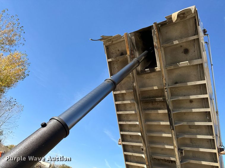 image for item DW2320 1994 Mack CL713 Granite Series dump truck