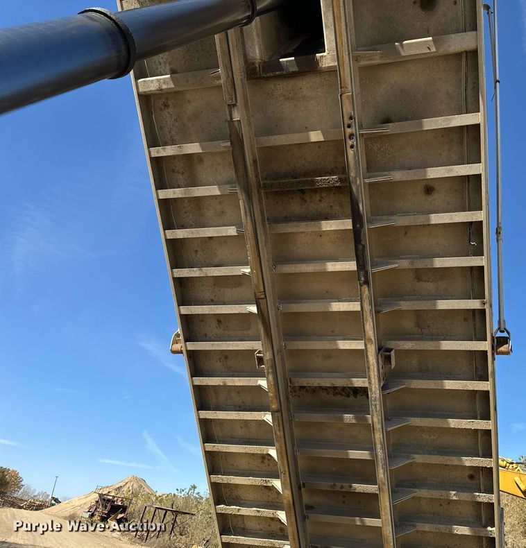 image for item DW2320 1994 Mack CL713 Granite Series dump truck