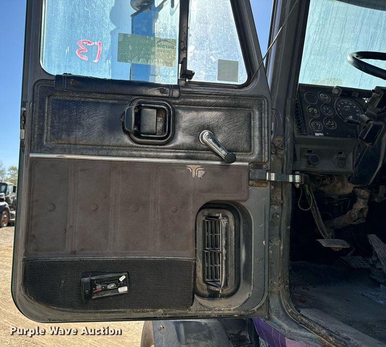 image for item DW2320 1994 Mack CL713 Granite Series dump truck