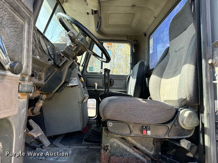 image for item DW2320 1994 Mack CL713 Granite Series dump truck