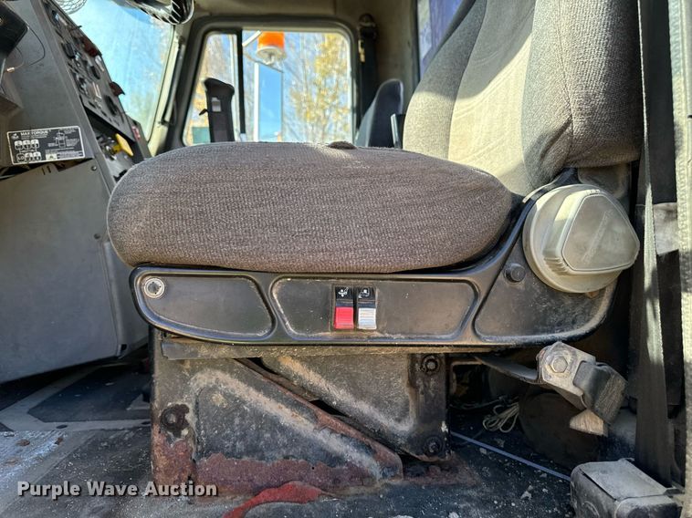 image for item DW2320 1994 Mack CL713 Granite Series dump truck