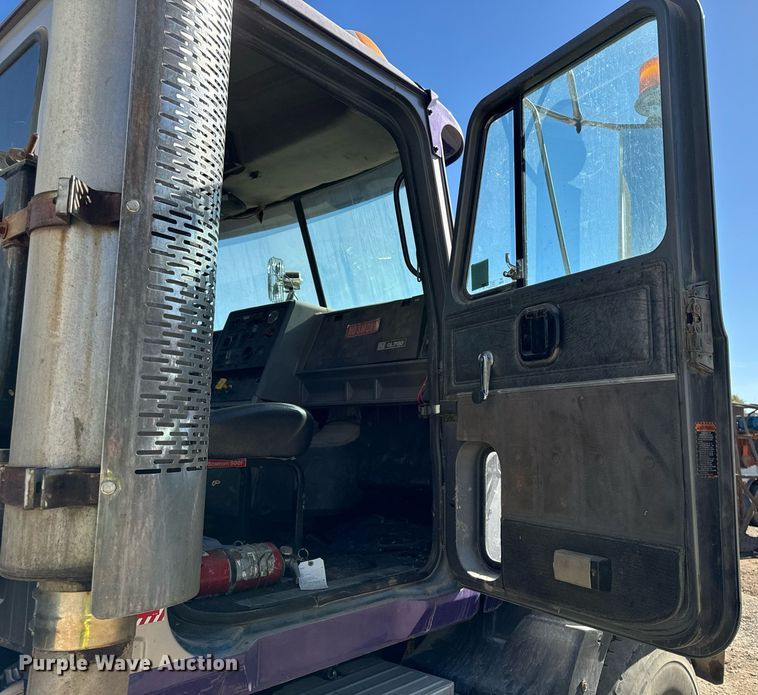 image for item DW2320 1994 Mack CL713 Granite Series dump truck