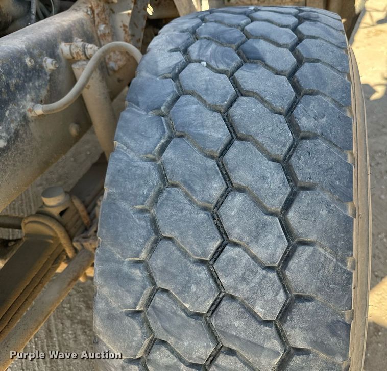 image for item DW2320 1994 Mack CL713 Granite Series dump truck