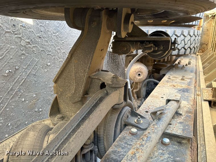 image for item DW2320 1994 Mack CL713 Granite Series dump truck