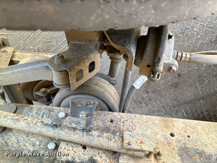 image for item DW2320 1994 Mack CL713 Granite Series dump truck