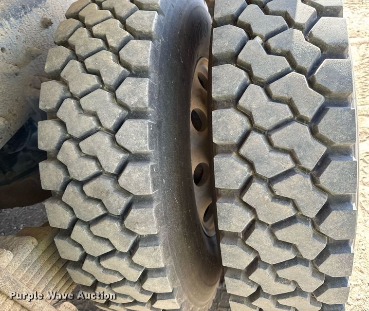 image for item DW2320 1994 Mack CL713 Granite Series dump truck