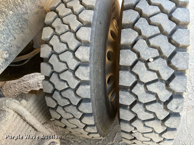 image for item DW2320 1994 Mack CL713 Granite Series dump truck