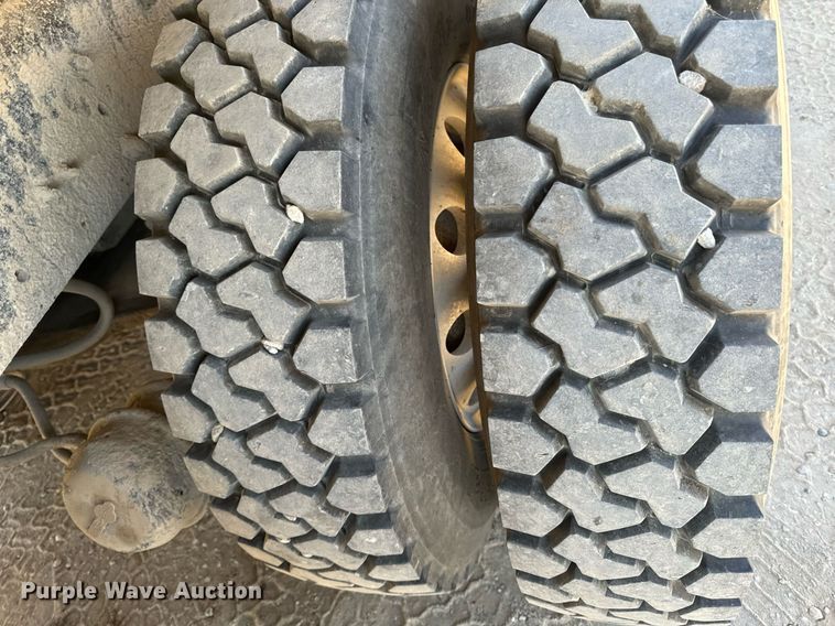 image for item DW2320 1994 Mack CL713 Granite Series dump truck