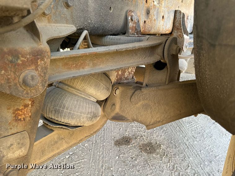 image for item DW2320 1994 Mack CL713 Granite Series dump truck