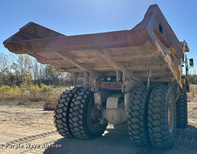 image for item DW2321 2000 Komatsu HD325-6 haul truck