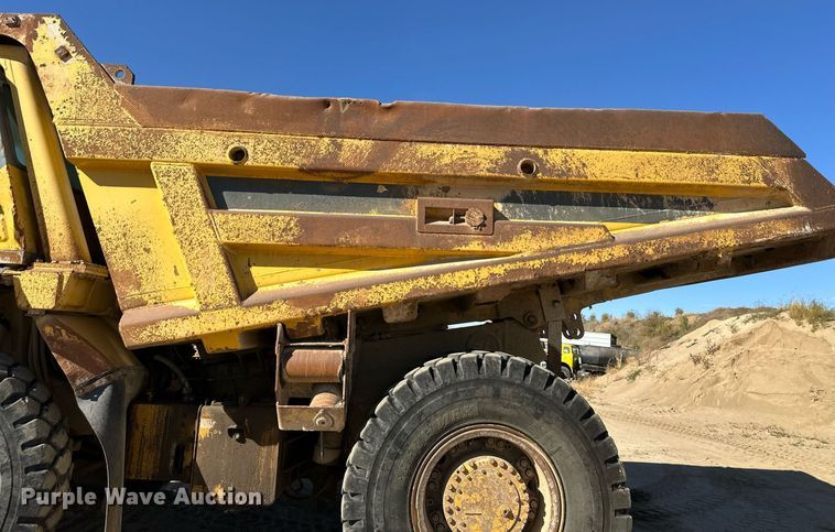 image for item DW2321 2000 Komatsu HD325-6 haul truck