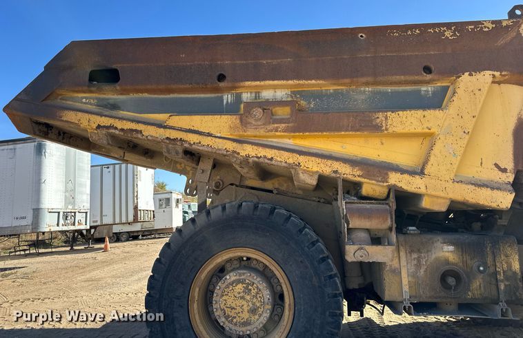 image for item DW2321 2000 Komatsu HD325-6 haul truck