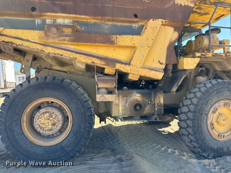 image for item DW2321 2000 Komatsu HD325-6 haul truck