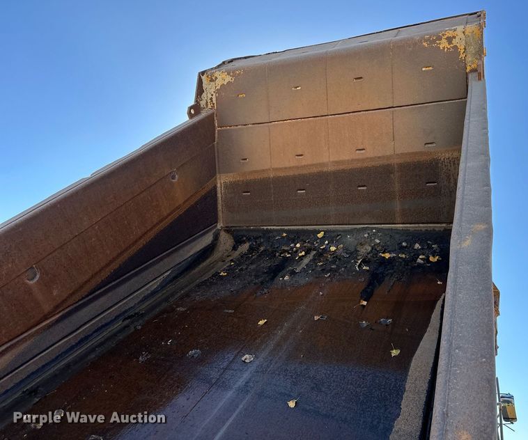 image for item DW2321 2000 Komatsu HD325-6 haul truck