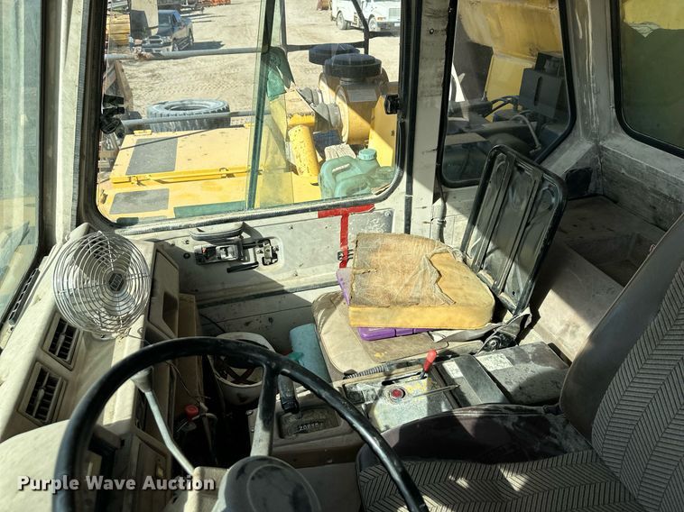 image for item DW2321 2000 Komatsu HD325-6 haul truck