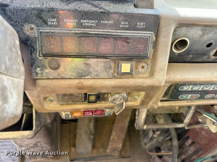 image for item DW2321 2000 Komatsu HD325-6 haul truck