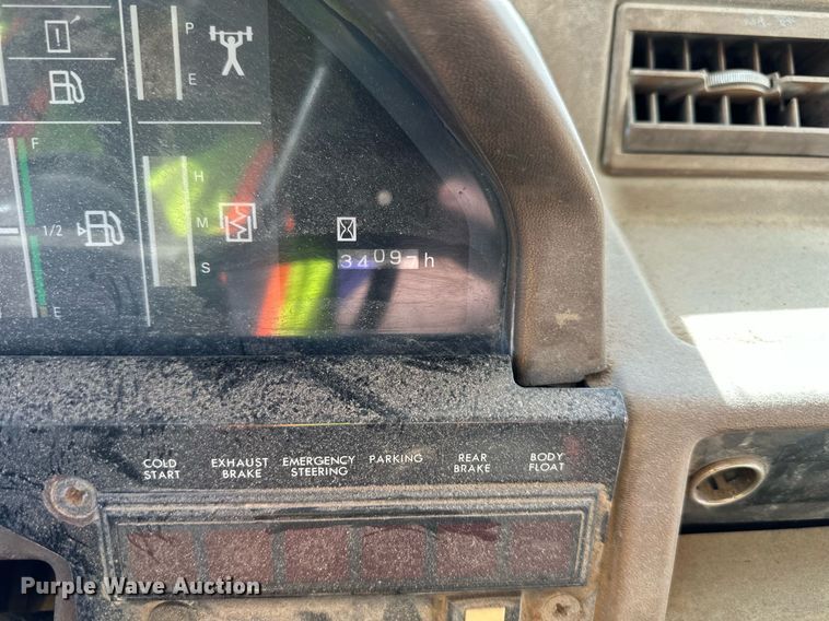 image for item DW2321 2000 Komatsu HD325-6 haul truck