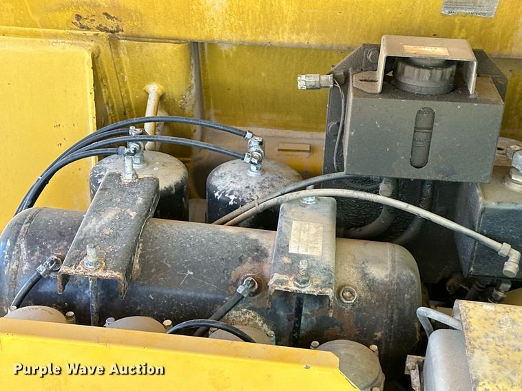 image for item DW2321 2000 Komatsu HD325-6 haul truck