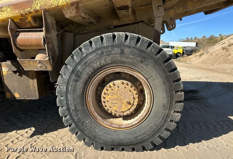 image for item DW2321 2000 Komatsu HD325-6 haul truck