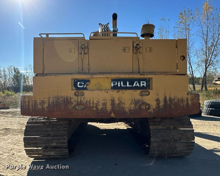 image for item DW2322 Caterpillar 235 excavator
