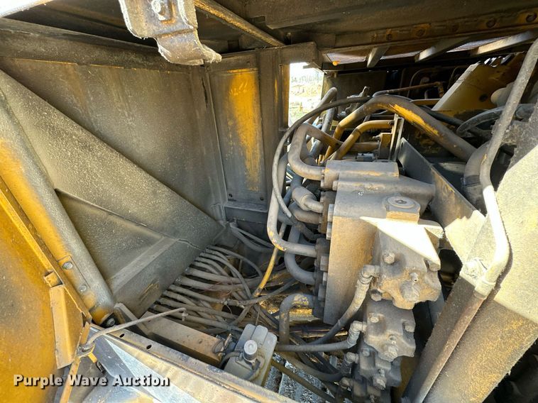 image for item DW2322 Caterpillar 235 excavator