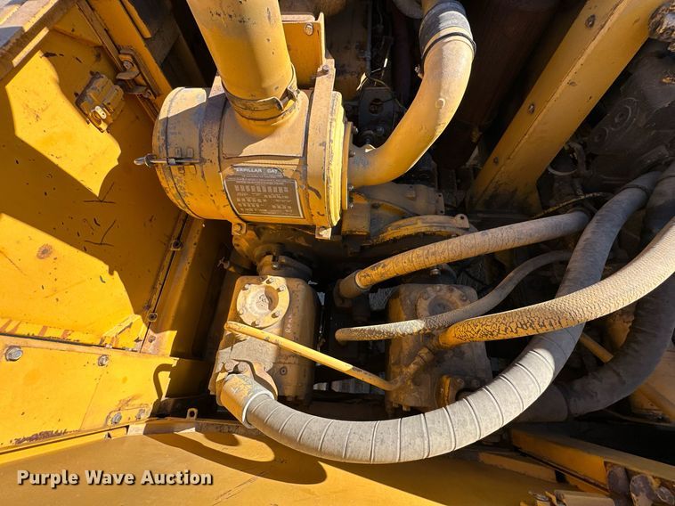 image for item DW2322 Caterpillar 235 excavator