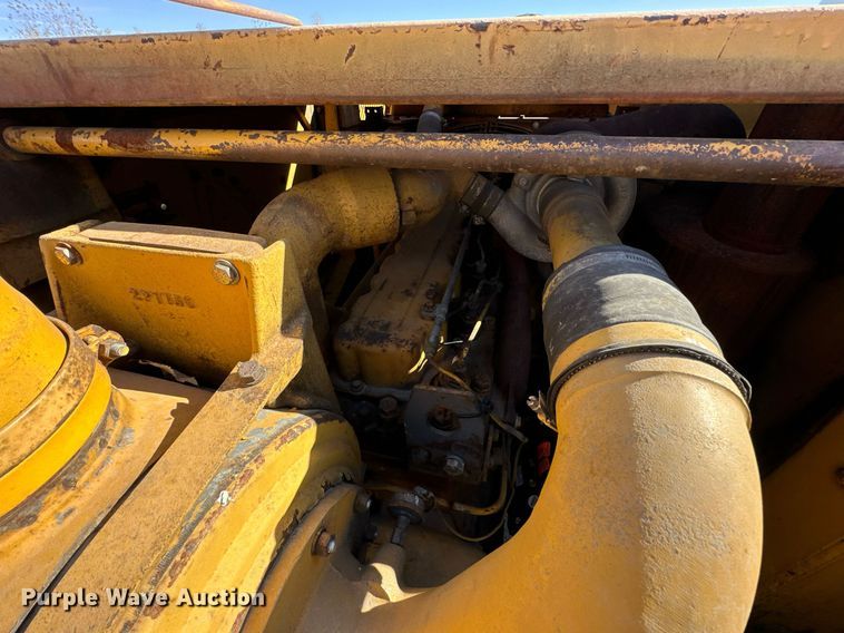 image for item DW2322 Caterpillar 235 excavator