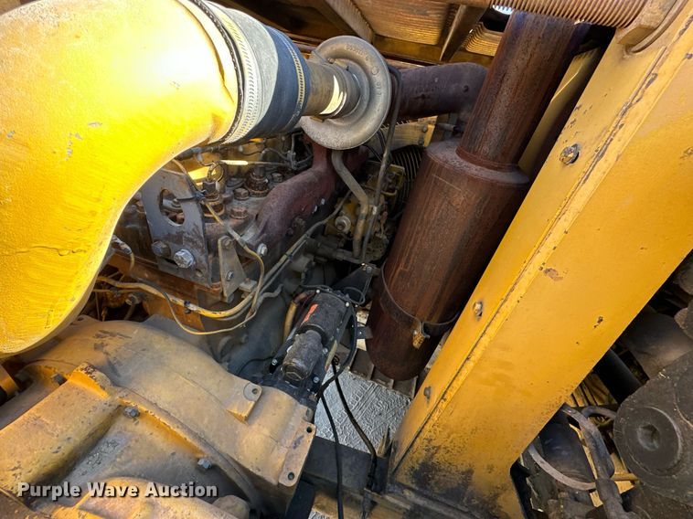 image for item DW2322 Caterpillar 235 excavator