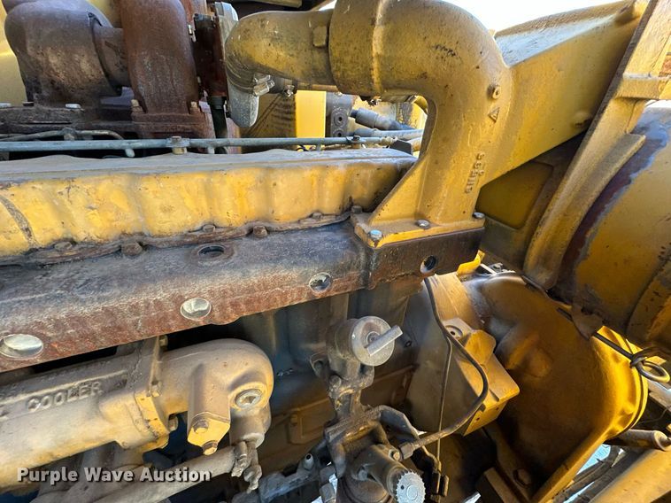 image for item DW2322 Caterpillar 235 excavator