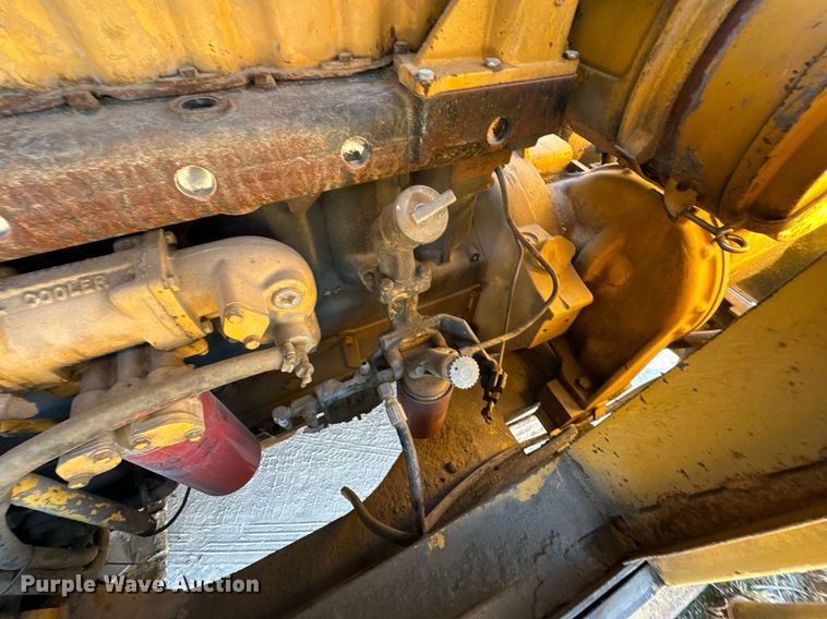 image for item DW2322 Caterpillar 235 excavator