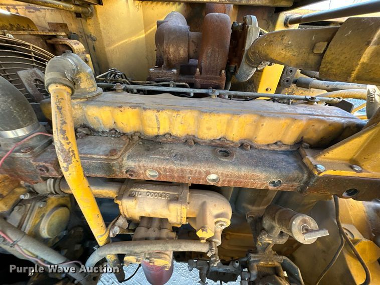 image for item DW2322 Caterpillar 235 excavator