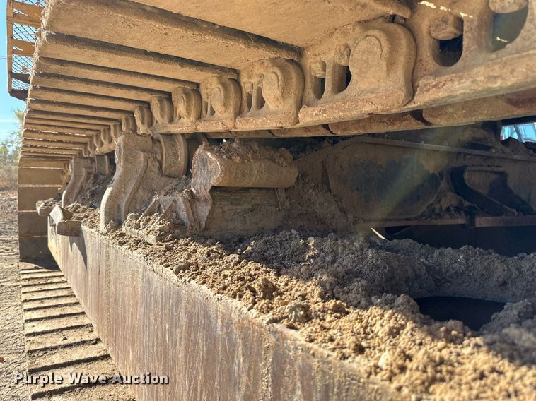 image for item DW2322 Caterpillar 235 excavator