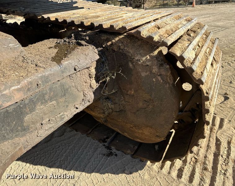 image for item DW2322 Caterpillar 235 excavator