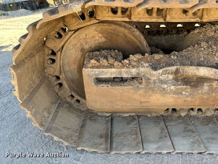 image for item DW2322 Caterpillar 235 excavator